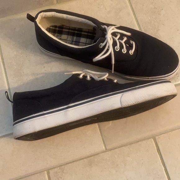 LOAFERS OP LOAFERS  SHOES SIZE 10 👕WORN ONCE.👕 - Picture 2 of 6